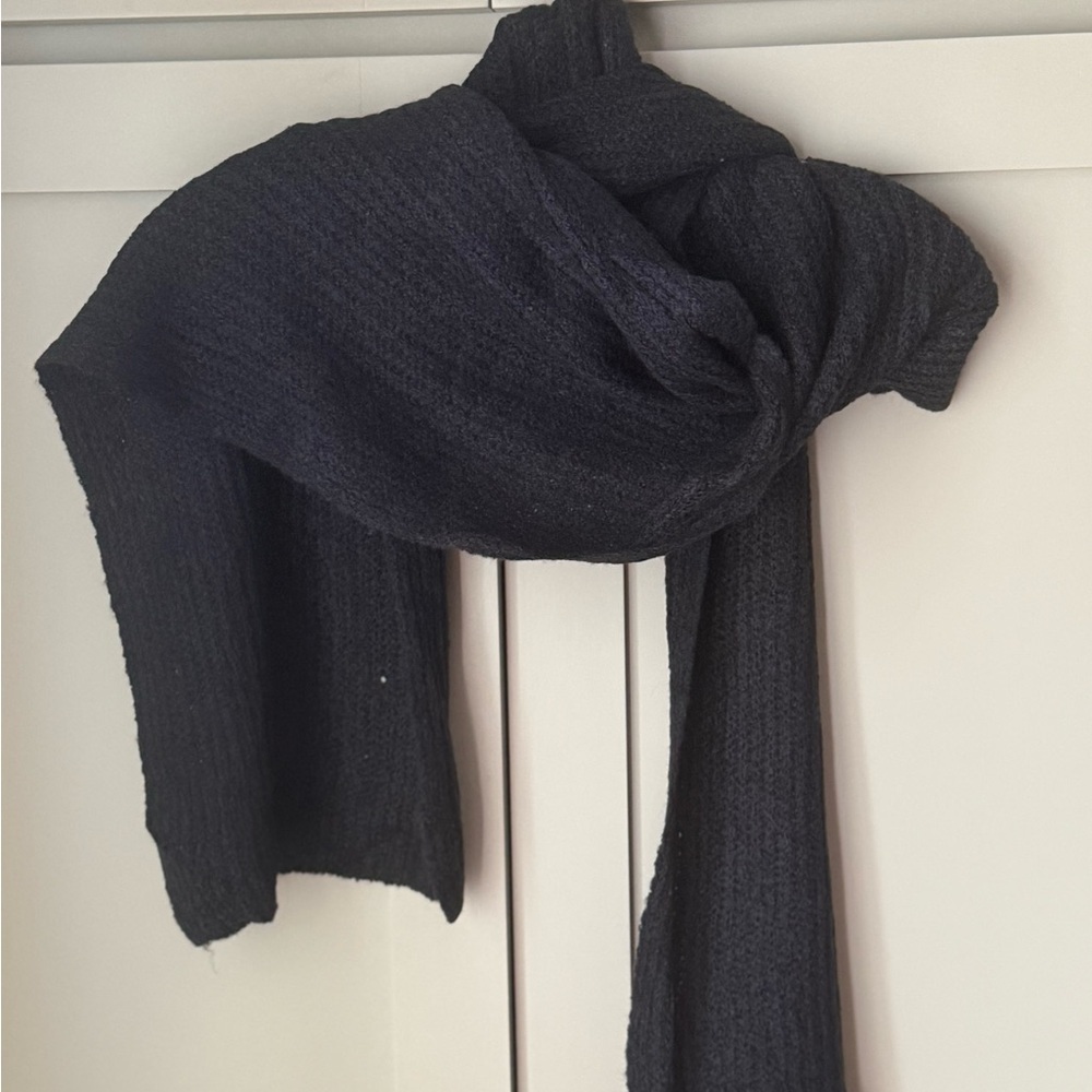 NWT Style & Co. by Macy's Navy Lightweight Knit Winter Scarf Approx 11x76 - Picture 5 of 5
